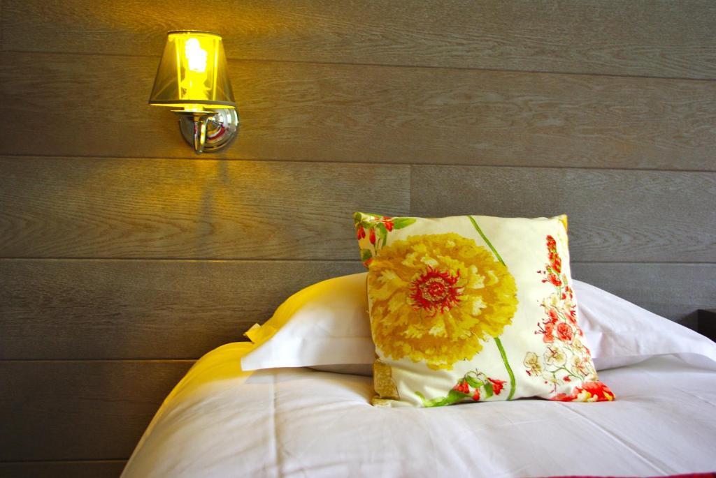 Hotel Burnichon Tarare Kamer foto